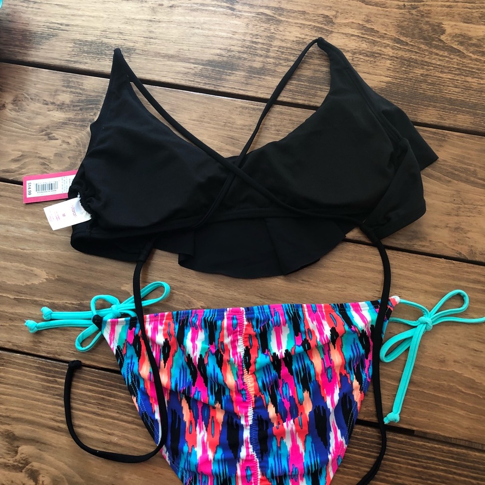 Bikini - Picture 6 of 6